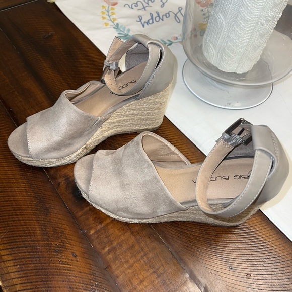 ❤️Big Buddha Tan Espadrille Wedges - Picture 11 of 13